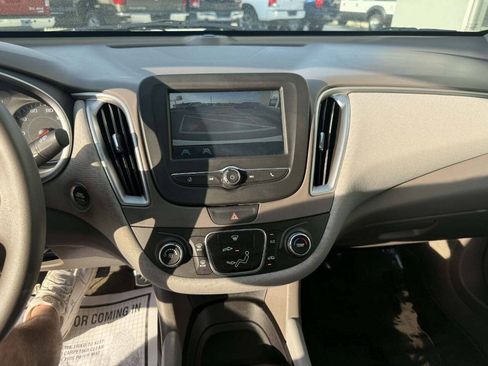 Used 2017 Chevrolet Malibu LS FWD image 12