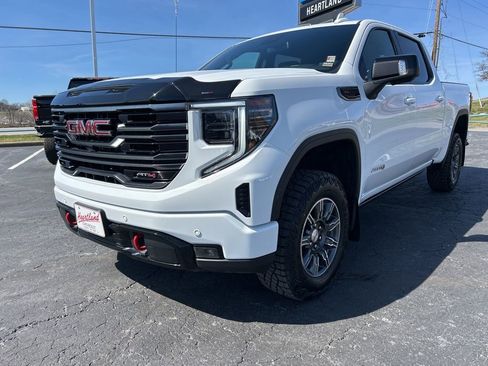 Used 2025 GMC Sierra 1500 AT4 AWD/4WD image 1