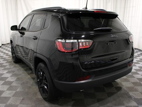 Used 2025 Jeep Compass Latitude w/ Altitude Special Edition AWD/4WD image 30