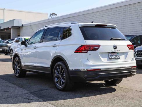 Used 2022 Volkswagen Tiguan SE FWD image 4