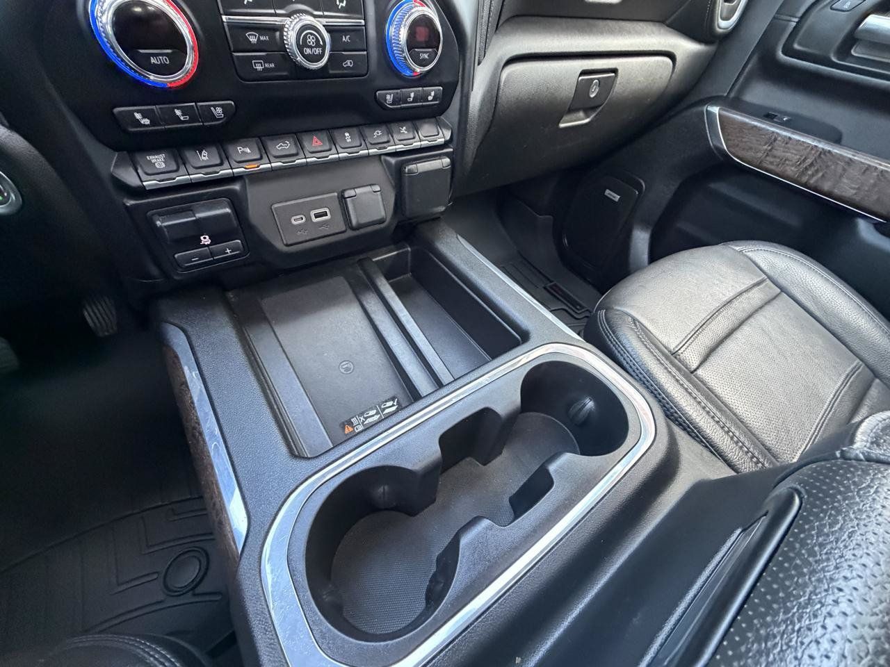 Used 2021 GMC Sierra 3500 Denali w/ Denali Ultimate Package AWD/4WD image 29