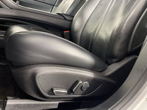 Used 2017 Lincoln MKZ Reserve FWD image 19