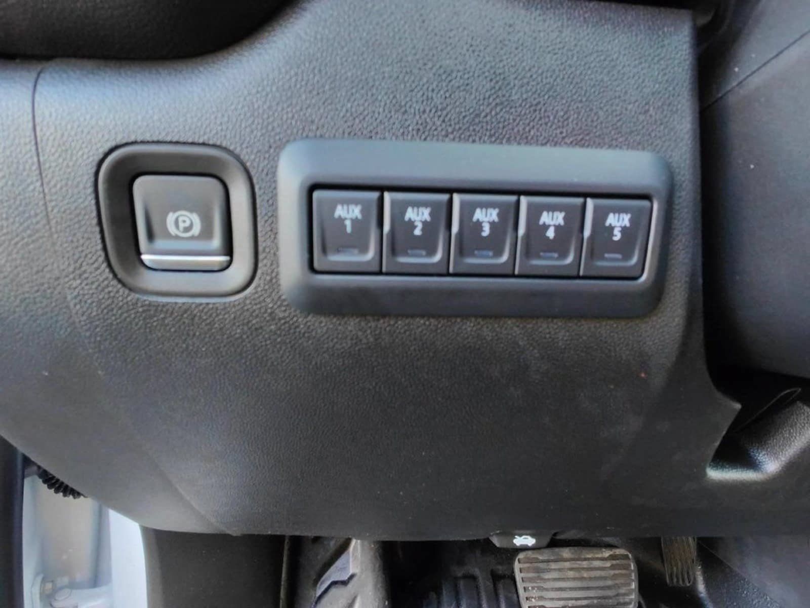 Used 2024 GMC Sierra 3500 Pro AWD/4WD image 12