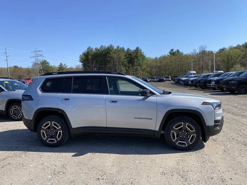 New 2026 Jeep Cherokee Laredo AWD/4WD image 2