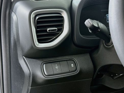 New 2026 Hyundai Venue SEL FWD image 10