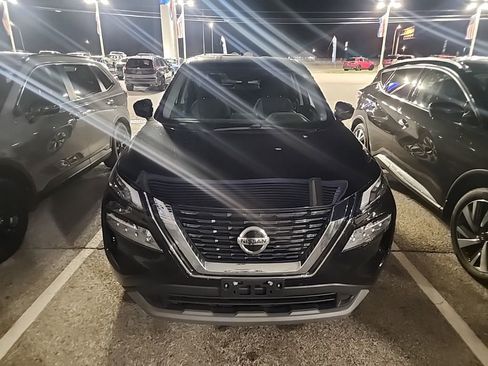 Used 2021 Nissan Rogue SV image 4