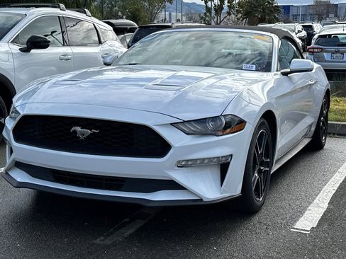 Used 2023 Ford Mustang Premium image 5