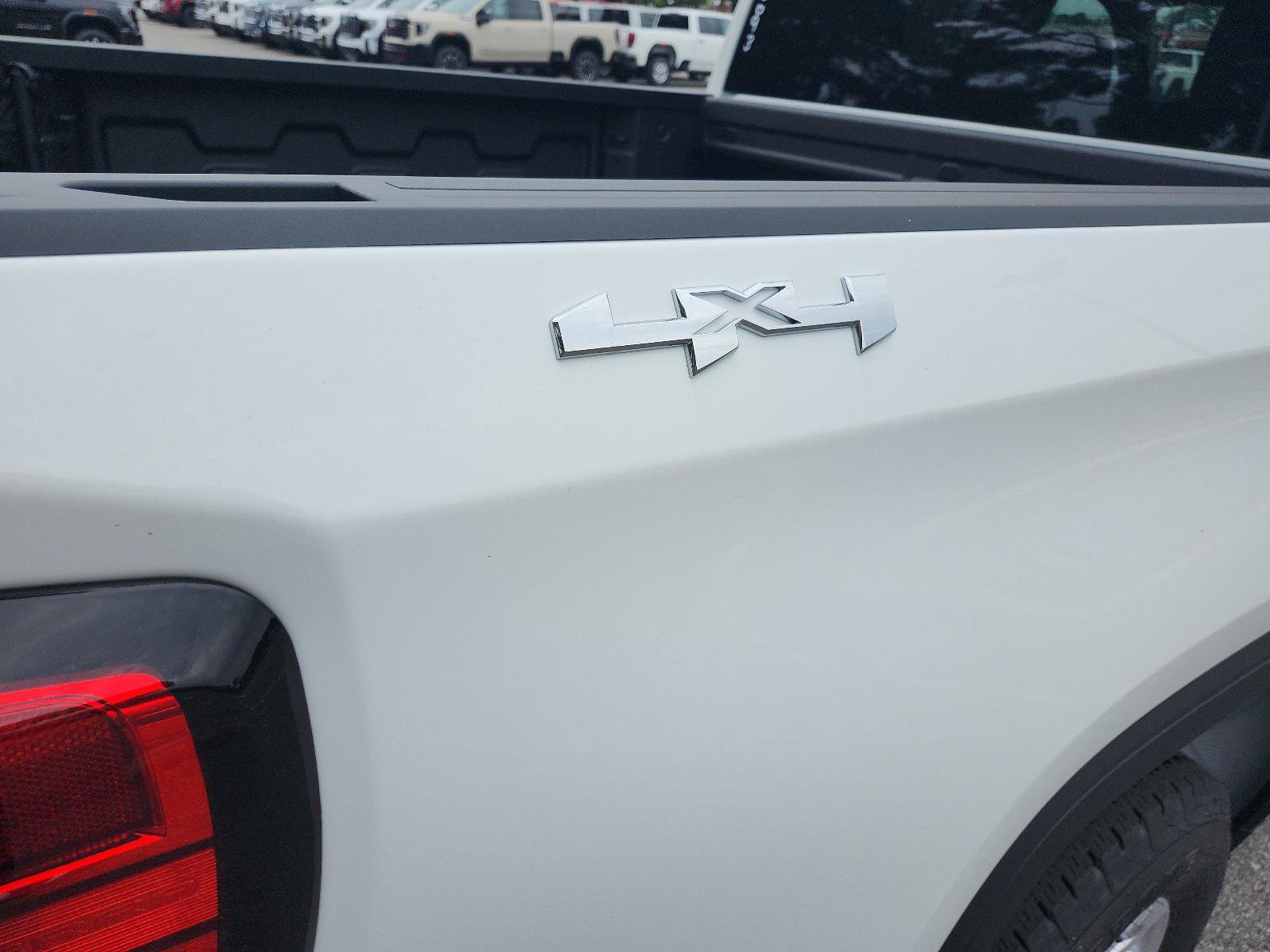 New 2026 GMC Sierra 1500 SLE AWD/4WD image 4