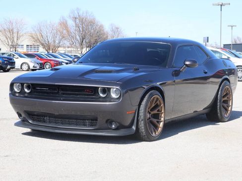 Used 2015 Dodge Challenger R/T Scat Pack w/ Scat Pack Appearance Package image 6