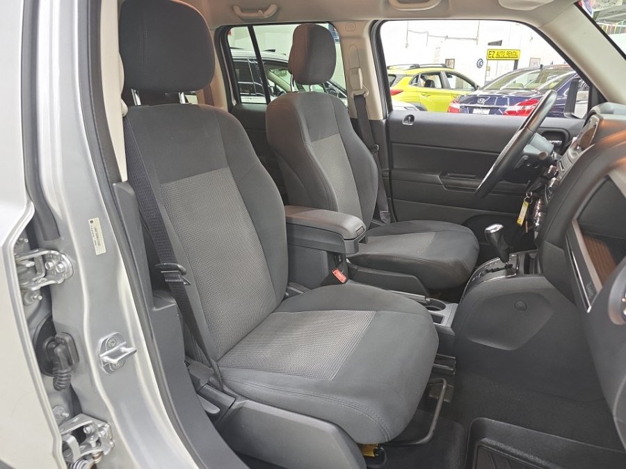 Used 2011 Jeep Patriot Latitude AWD/4WD image 8