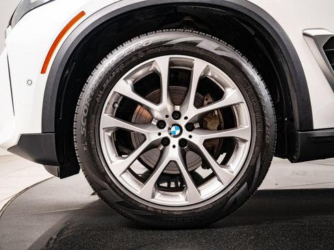 Used 2024 BMW X5 xDrive40i w/ Premium Package AWD/4WD image 13