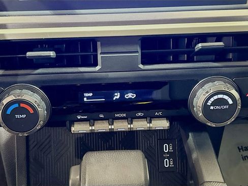 Used 2025 Toyota Tacoma SR5 image 13