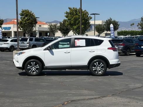 Used 2018 Toyota RAV4 LE w/ All Weather Liner Package FWD image 9