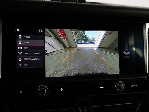 Used 2024 Porsche Macan image 25