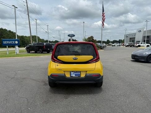 Used 2020 Kia Soul LX FWD image 5