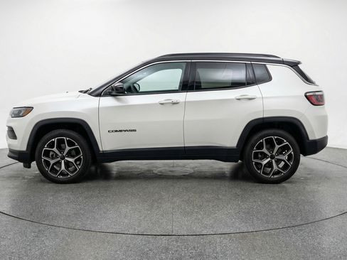 Used 2025 Jeep Compass Limited AWD/4WD image 5