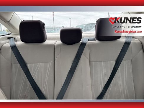 Used 2015 Ford Focus SE image 25