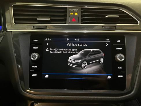 Used 2022 Volkswagen Tiguan SE AWD/4WD image 19