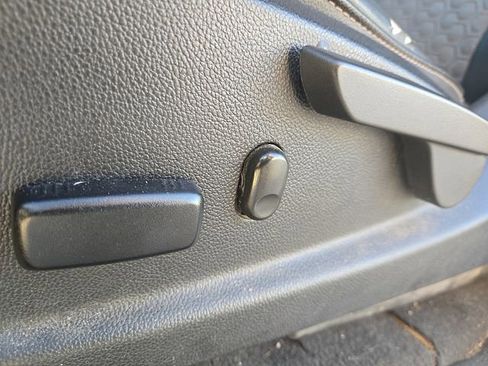 Used 2022 Chevrolet Colorado Z71 w/ Safety Package image 21