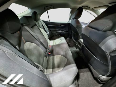 Used 2019 Toyota Camry LE FWD image 27