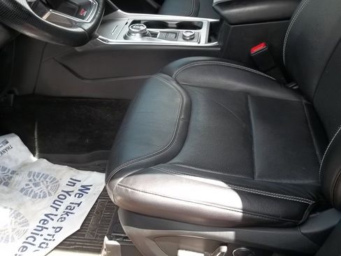 Used 2020 Ford Explorer ST w/ ST Street Pack image 5