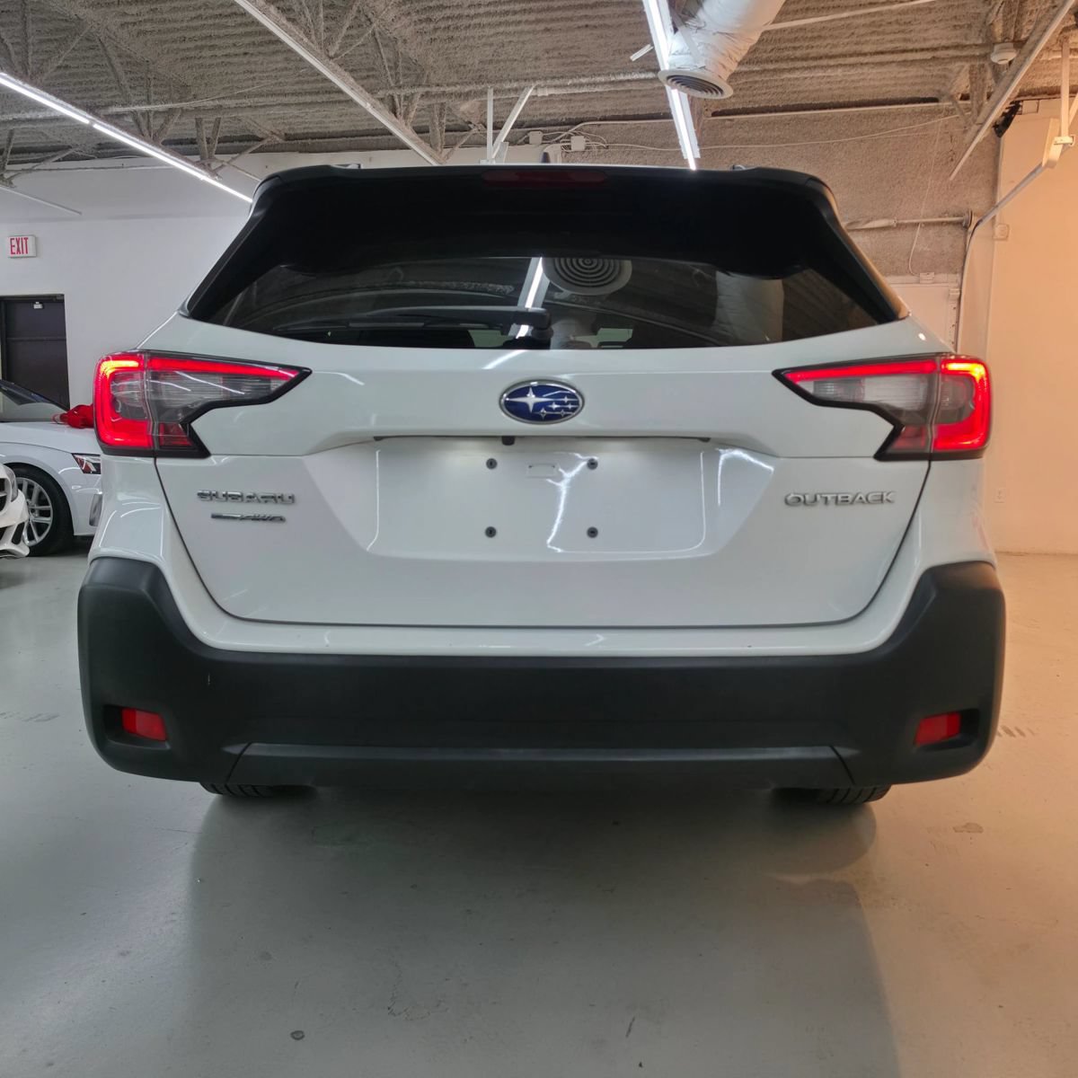 Used 2023 Subaru Outback Premium AWD/4WD image 5