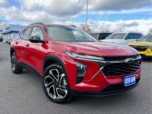 Certified 2026 Chevrolet Trax RS w/ Driver Confidence Package image 37