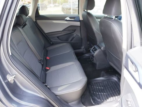 Used 2024 Volkswagen Taos SE FWD image 20