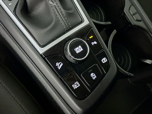 Used 2025 Kia Sportage LX image 24