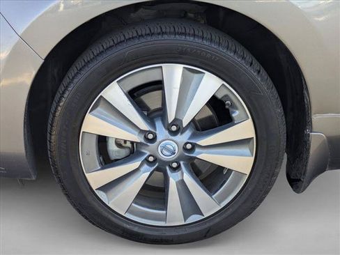 Used 2014 Nissan Leaf SL w/ Premium Package FWD image 24