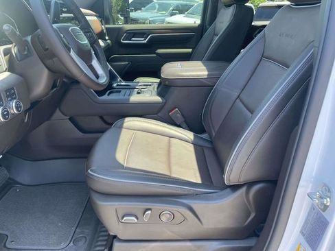 Used 2025 GMC Sierra 2500 Denali w/ Denali Reserve Package AWD/4WD image 16