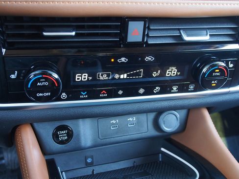 Used 2024 Nissan Rogue Platinum w/ Platinum Premium Package image 27