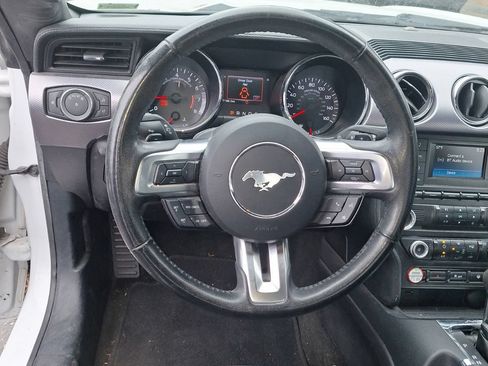 Used 2017 Ford Mustang Coupe RWD image 12