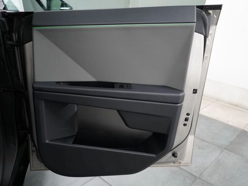 Used 2024 Tesla Cybertruck AWD Crew Cab image 30