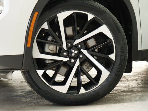 Used 2022 Mitsubishi Outlander SEL Black Edition AWD/4WD image 3