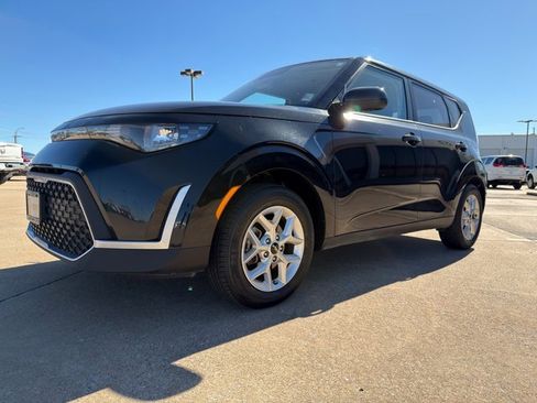 Used 2024 Kia Soul LX w/ Option Group 015 image 5