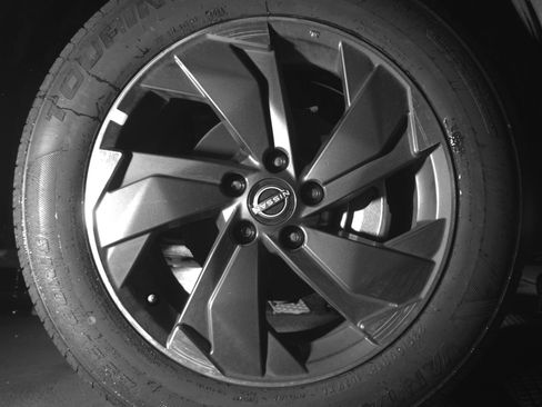 Used 2025 Nissan Rogue SV image 13