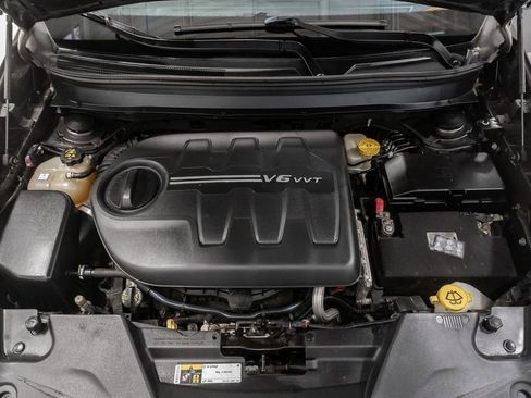 Used 2015 Jeep Cherokee Trailhawk w/ Comfort/Convenience Group AWD/4WD image 3