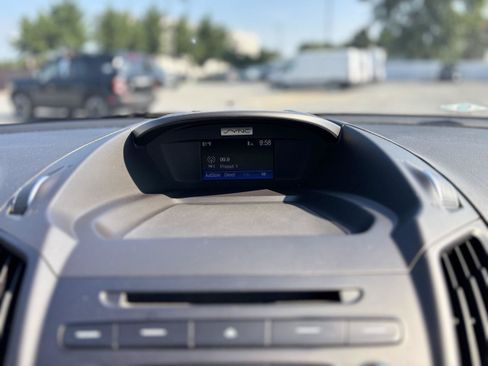 Used 2017 Ford Escape SE AWD/4WD image 32