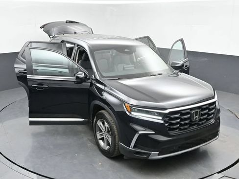 Used 2025 Honda Pilot EX-L image 45