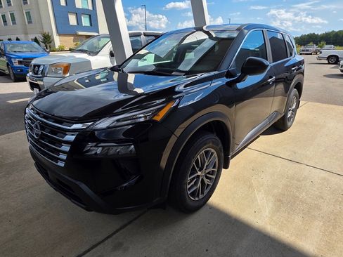 New 2026 Nissan Rogue S image 7