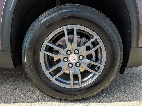 Used 2025 GMC Acadia Elevation image 23