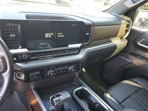 Used 2022 Chevrolet Silverado 1500 High Country w/ High Country Premium Package image 27