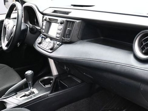 Used 2018 Toyota RAV4 XLE image 29