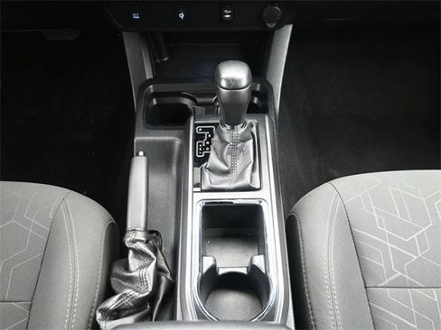 Used 2017 Toyota Tacoma TRD Off-Road w/ Tow Package (A/T) image 22