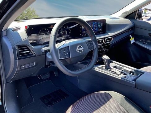 New 2027 Nissan Sentra SR w/ Floor Mat Package FWD image 7