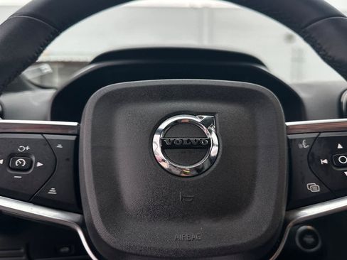 Used 2023 Volvo XC40 B4 Core w/ Convenience Package image 29