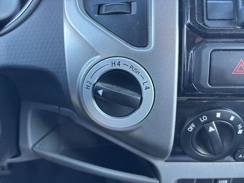 Used 2015 Toyota Tacoma 4x4 Double Cab image 30