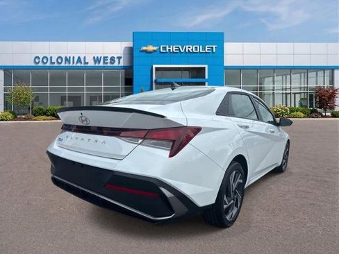 Used 2025 Hyundai Elantra Sport FWD image 10