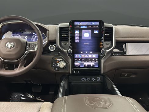 Used 2025 RAM 1500 Laramie AWD/4WD image 11